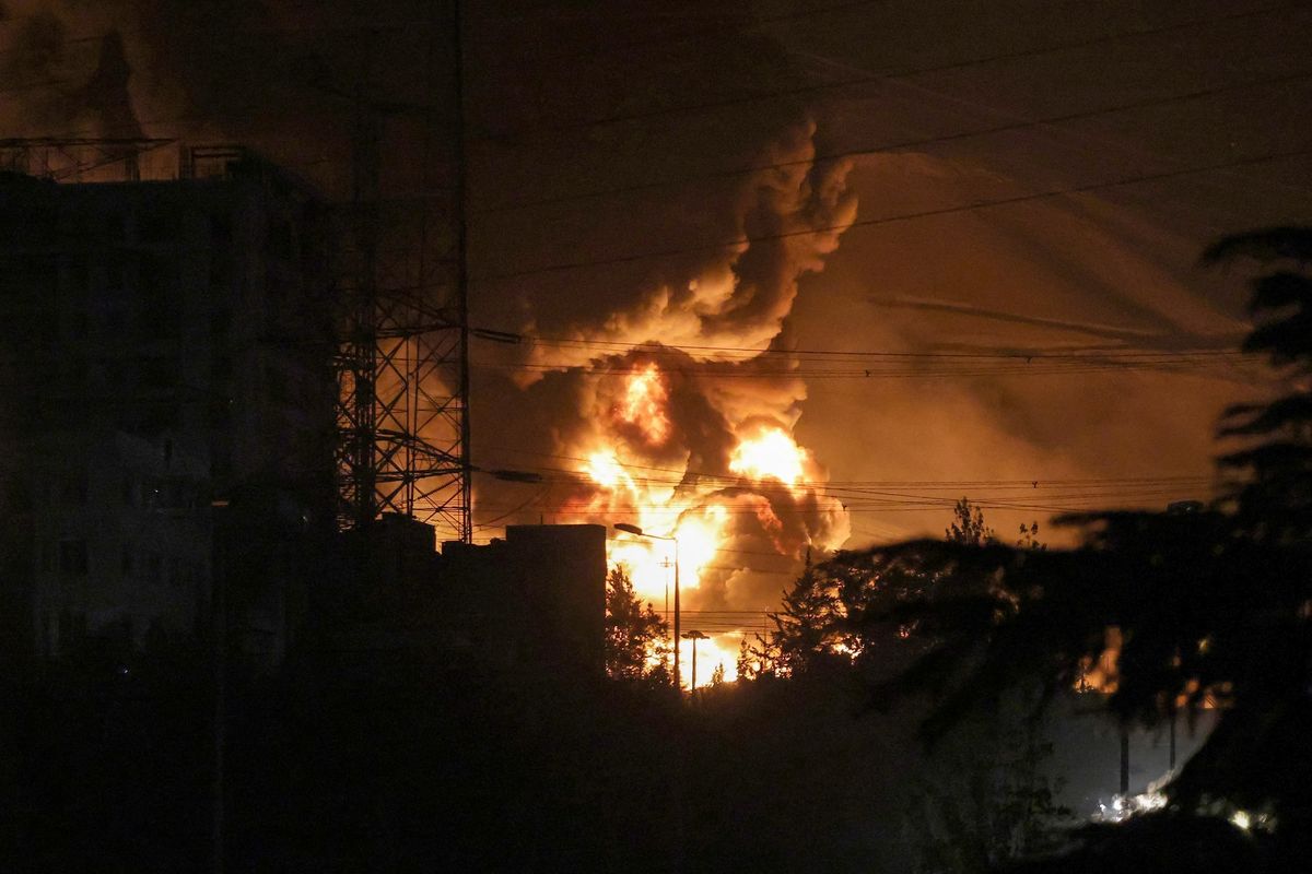 Bayangan_Perang_Warga_Teheran_di_Bawah_Ancaman_Jet_Israel Bayangan Perang: Warga Teheran di Bawah Ancaman Jet Israel