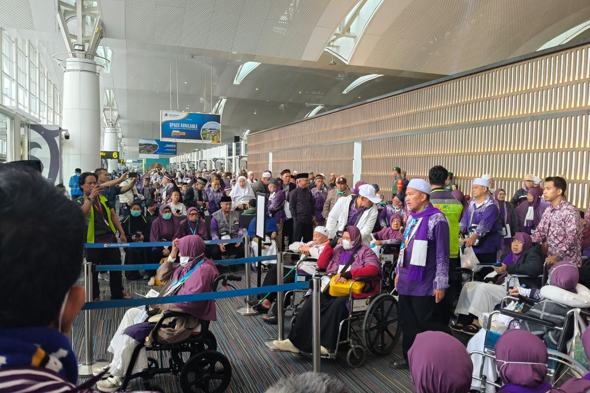 Kemenag_Pastikan_Keamanan_Jemaah_Usai_Ancaman_Bom_Saudia_Airlines Kemenag Pastikan Keamanan Jemaah Usai Ancaman Bom Saudia Airlines