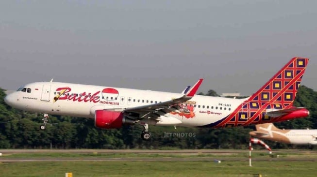 Pesawat Batik Air Miring Mendarat! Pakar: Amankah?