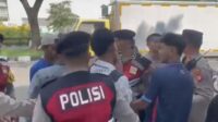 Polisi Terluka, Demo Mahasiswa Ricuh Depan Kemenpora