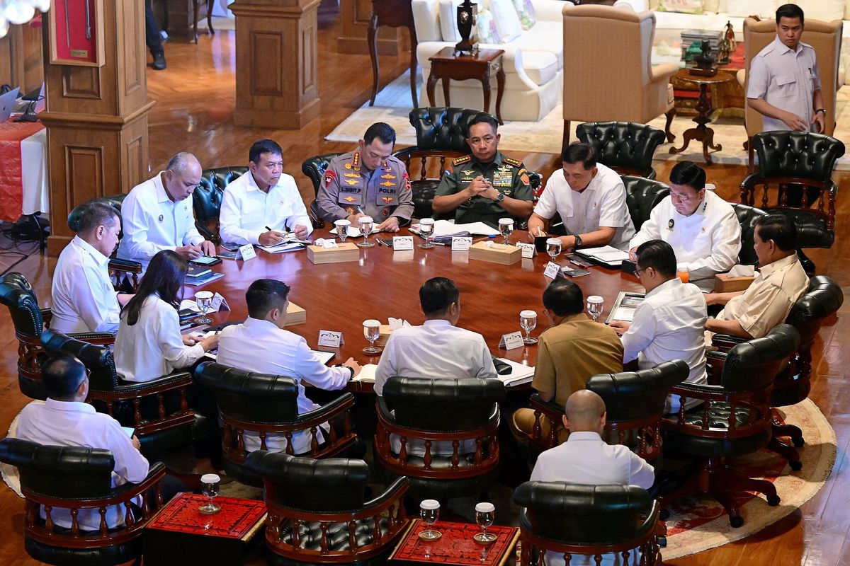 Prabowo_Koperasi_Merah_Putih_Solusi_Lancar_Bansos__Pasok Prabowo: Koperasi Merah Putih, Solusi Lancar Bansos & Pasok