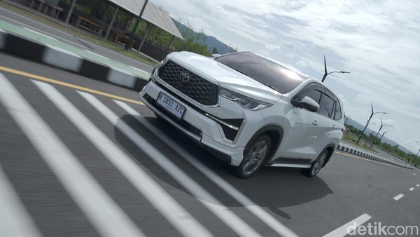 Raih_Innova_20_Mobil_Terlaris_Mei_2025_Indonesia Raih Innova? 20 Mobil Terlaris Mei 2025 Indonesia