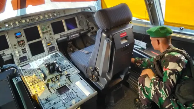 TNI Jamin Keamanan Pesawat Haji Saudia, Jamaah Selamat di Surabaya