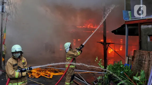 Tragedi Kebakaran Koja Jakut: Dua Korban Dilarikan ke RS