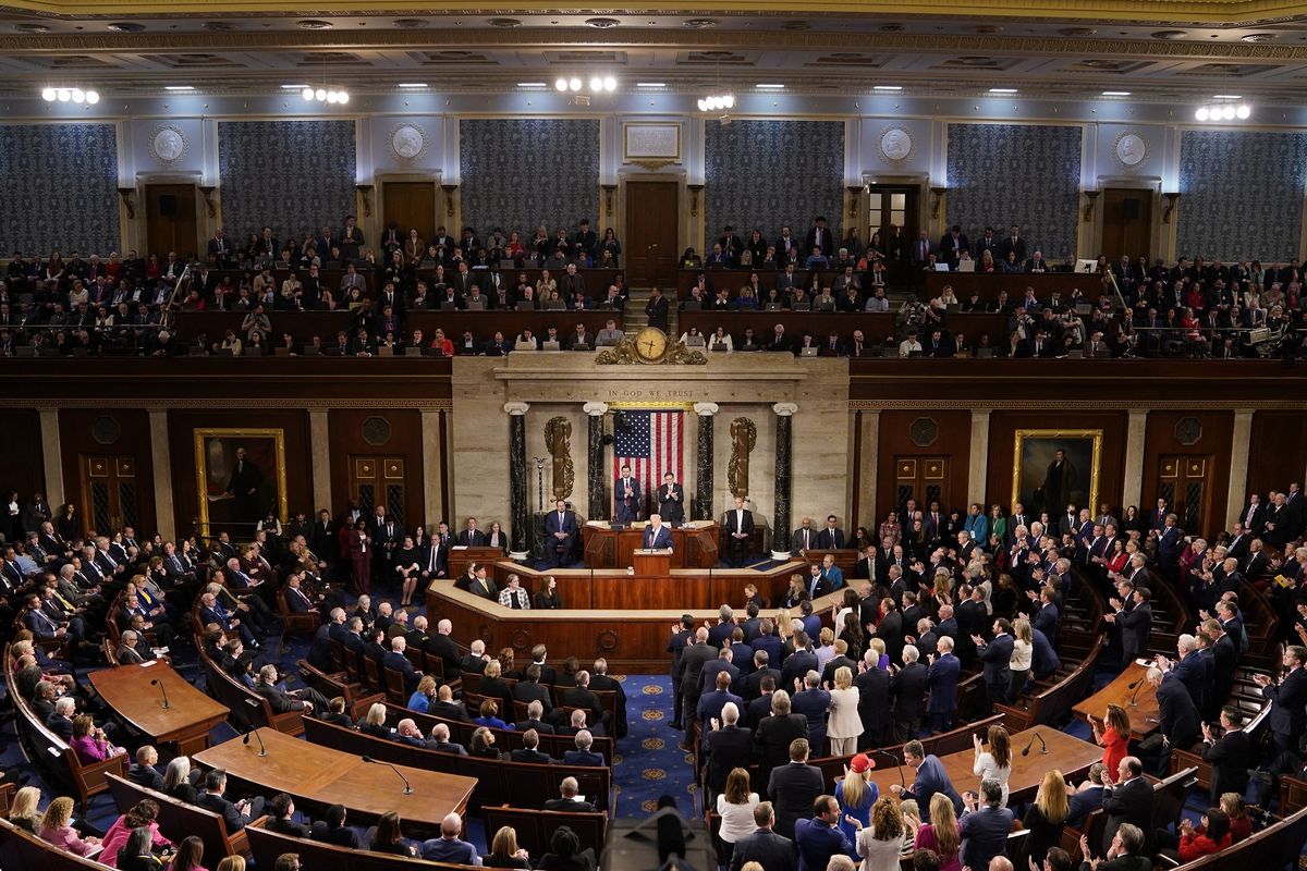 Rekan Partai Tolak RUU "Big Beautiful Bill" Trump: Debat Sengit!