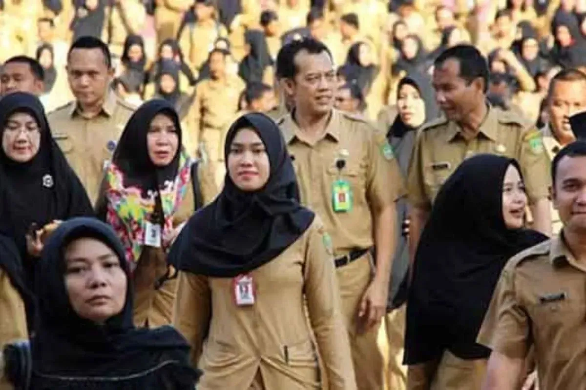 Tunjangan Rp750 Ribu Guru PNS? Cek Daftar Penerima!